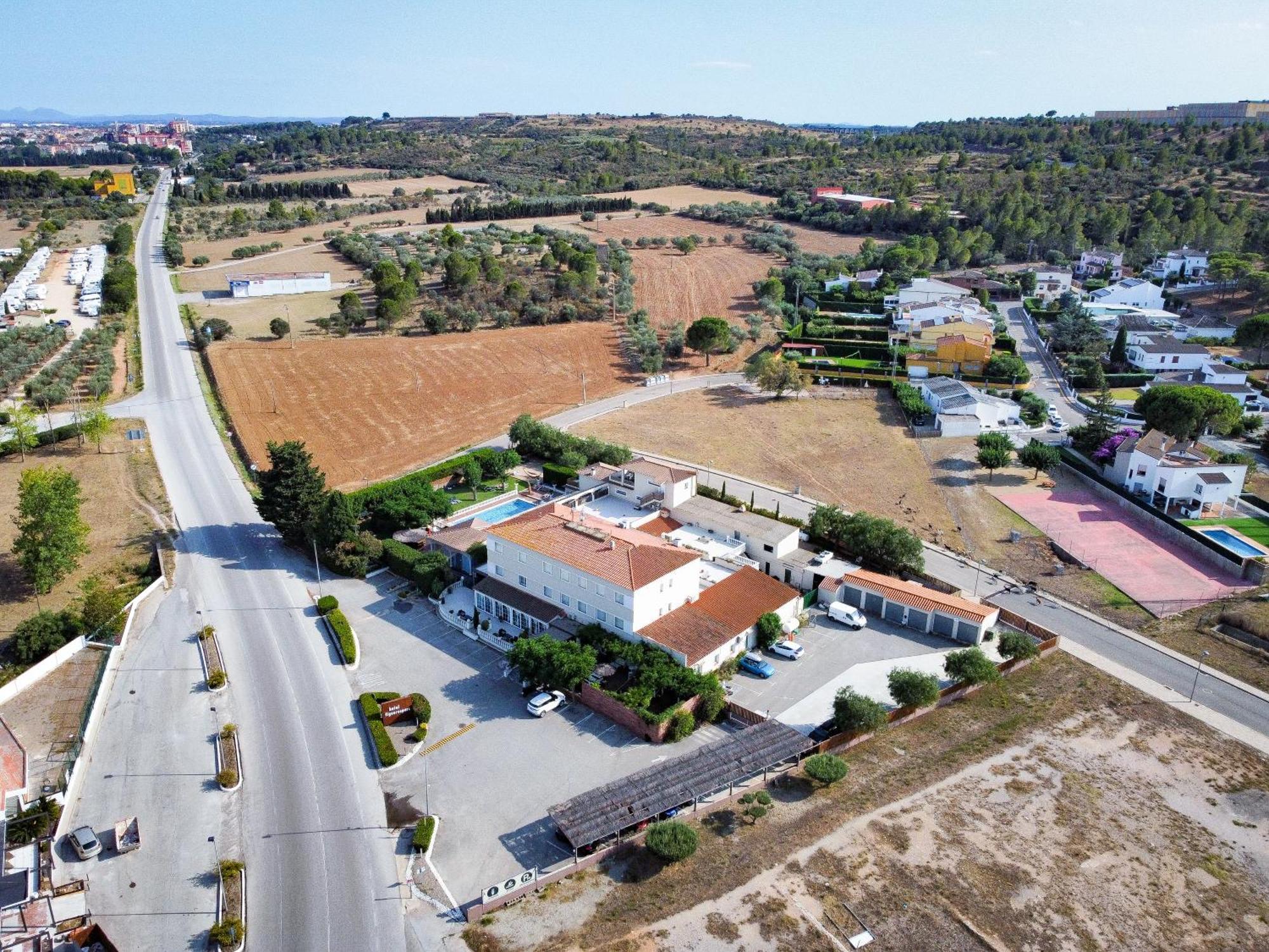 Los Hostalets de Llers Hotel & Restaurant Figueres Parc מראה חיצוני תמונה
