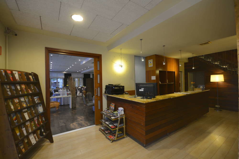Los Hostalets de Llers Hotel & Restaurant Figueres Parc מראה חיצוני תמונה